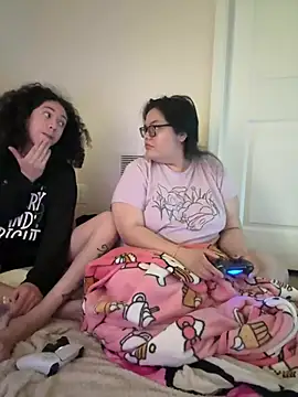 LiverandBrat77 online show from April 2, 2026, 7:11 pm