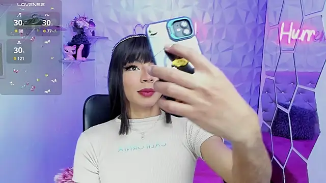 hurrencam online show from March 5, 2025, 1:06 pm