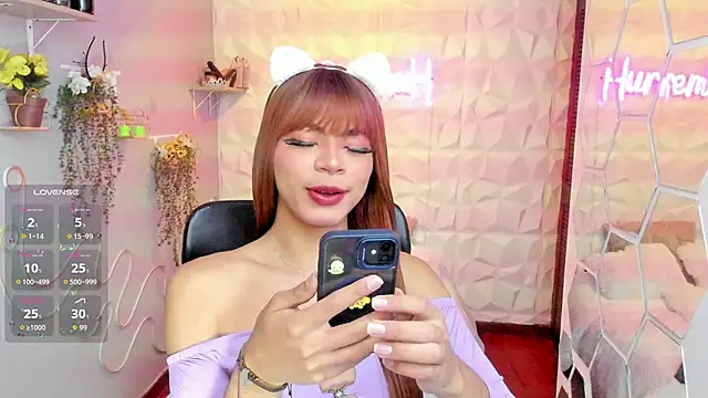 hurrencam online show from September 22, 2025, 1:24 pm