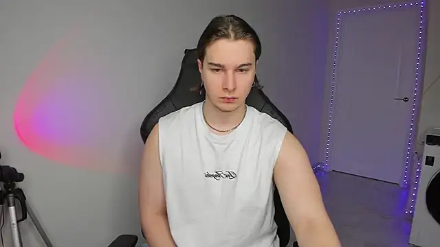 Vincent Strong online show from February 3, 2025, 7:40 am