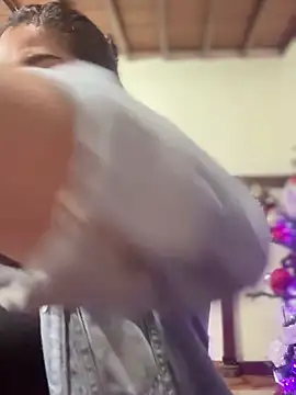 GigiiStone online show from December 24, 2024, 1:49 am