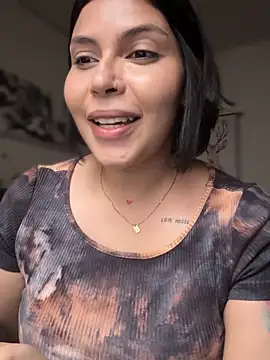 GigiiStone online show from February 2, 2025, 8:08 pm