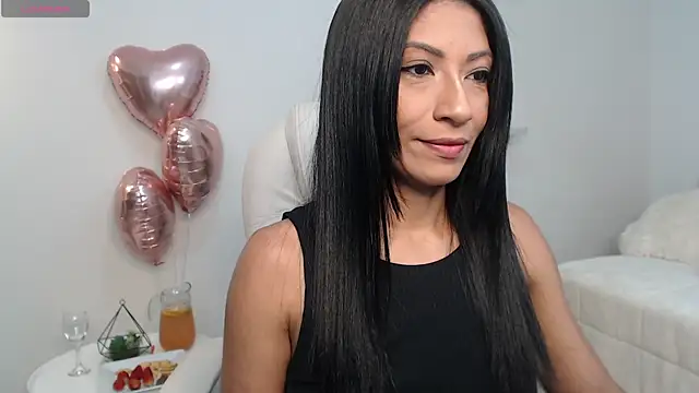 sofia perez    online show from September 21, 2025, 7:37 pm