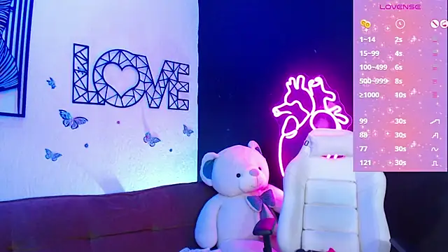 Snapshot of demyanderson_ chatting on March 11, 2025, 3:37 am demyanderson online show from March 11, 2025, 3:37 am