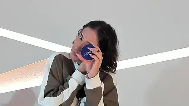 Snapshot of hot_little_bunny chatting on December 26, 2024, 9:15 pm hot little bunny online show from December 26, 2024, 9:15 pm