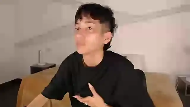 Snapshot of hot_little_bunny chatting on January 22, 2025, 8:28 pm hot little bunny online show from January 22, 2025, 8:28 pm