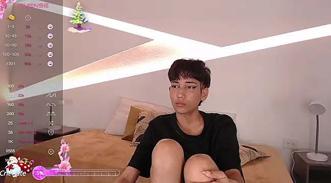 Snapshot of hot_little_bunny chatting on January 22, 2025, 11:32 pm hot little bunny online show from January 22, 2025, 11:32 pm