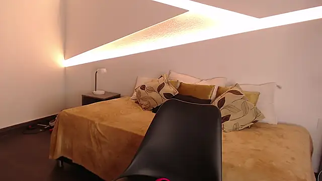 Snapshot of hot_little_bunny chatting on January 24, 2025, 8:54 pm hot little bunny online show from January 24, 2025, 8:54 pm