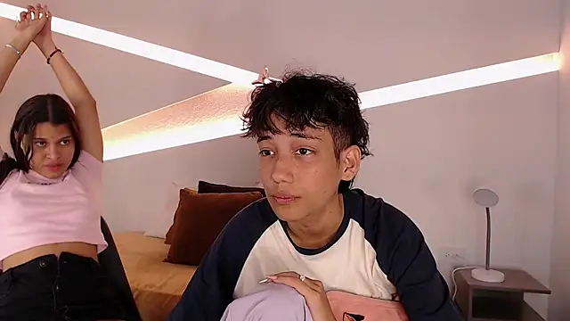 Snapshot of hot_little_bunny chatting on January 27, 2025, 9:22 pm hot little bunny online show from January 27, 2025, 9:22 pm