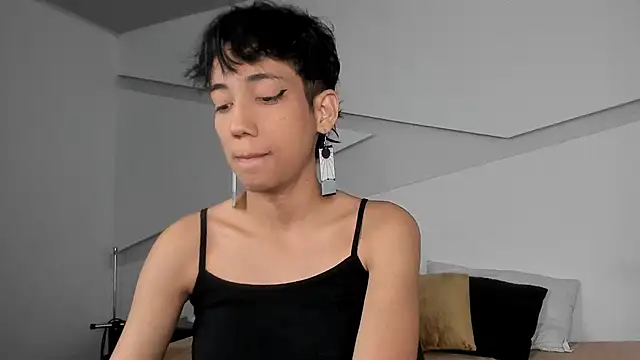 Snapshot of hot_little_bunny chatting on February 1, 2025, 8:37 pm hot little bunny online show from February 1, 2025, 8:37 pm