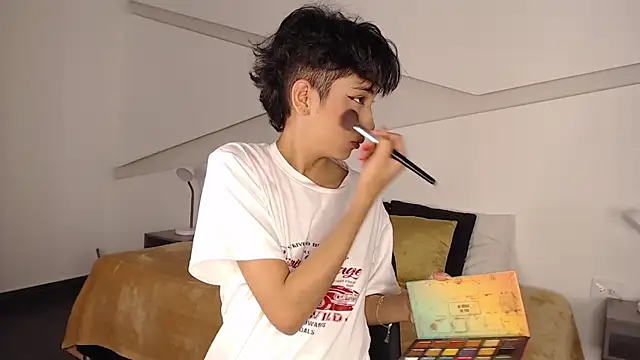 Snapshot of hot_little_bunny chatting on February 6, 2025, 8:56 pm hot little bunny online show from February 6, 2025, 8:56 pm