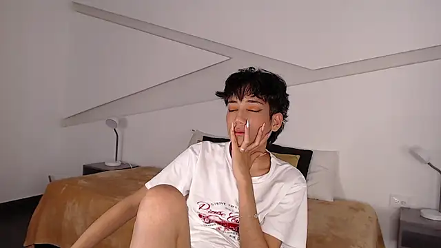 Snapshot of hot_little_bunny chatting on February 6, 2025, 11:58 pm hot little bunny online show from February 6, 2025, 11:58 pm