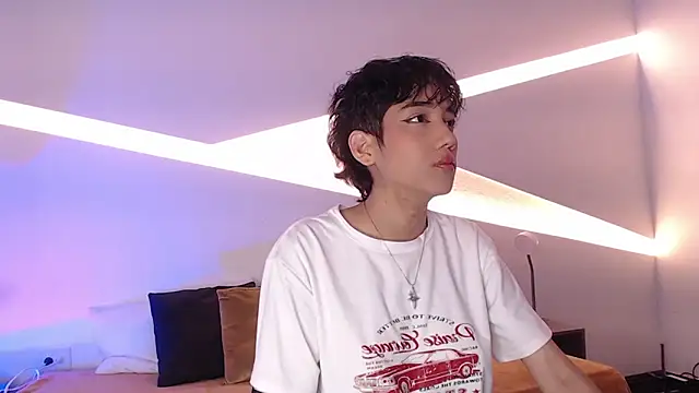 Snapshot of hot_little_bunny chatting on February 20, 2025, 8:14 pm hot little bunny online show from February 20, 2025, 8:14 pm