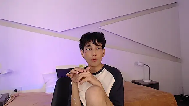 Snapshot of hot_little_bunny chatting on February 24, 2025, 12:09 am hot little bunny online show from February 24, 2025, 12:09 am