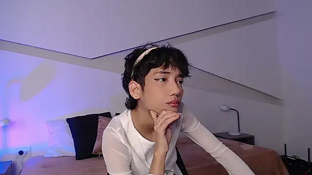 Snapshot of hot_little_bunny chatting on February 26, 2025, 8:22 pm hot little bunny online show from February 26, 2025, 8:22 pm