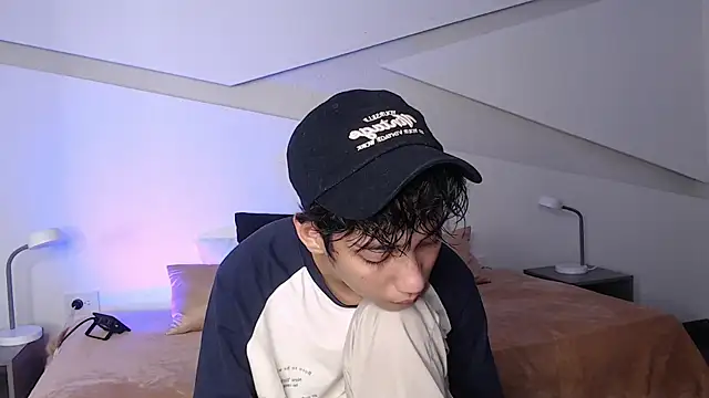 Snapshot of hot_little_bunny chatting on March 7, 2025, 9:27 pm hot little bunny online show from March 7, 2025, 9:27 pm