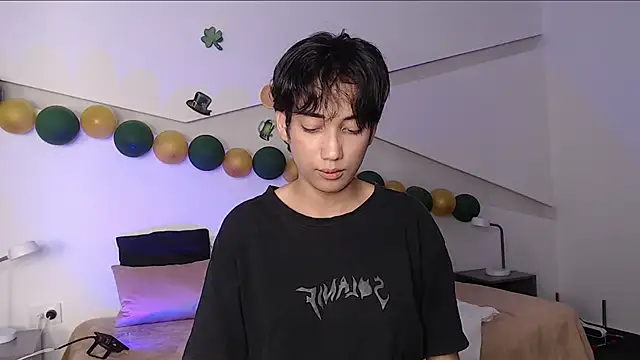 Snapshot of hot_little_bunny chatting on March 18, 2025, 11:42 pm hot little bunny online show from March 18, 2025, 11:42 pm