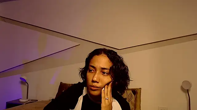 Snapshot of hot_little_bunny chatting on September 8, 2025, 9:36 pm hot little bunny online show from September 8, 2025, 9:36 pm