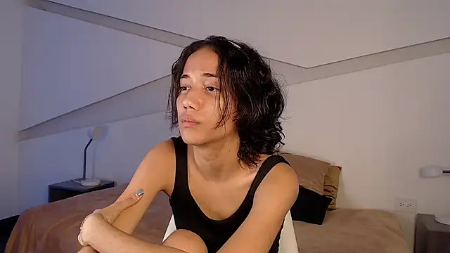 Snapshot of hot_little_bunny chatting on November 5, 2025, 9:48 pm hot little bunny online show from November 5, 2025, 9:48 pm