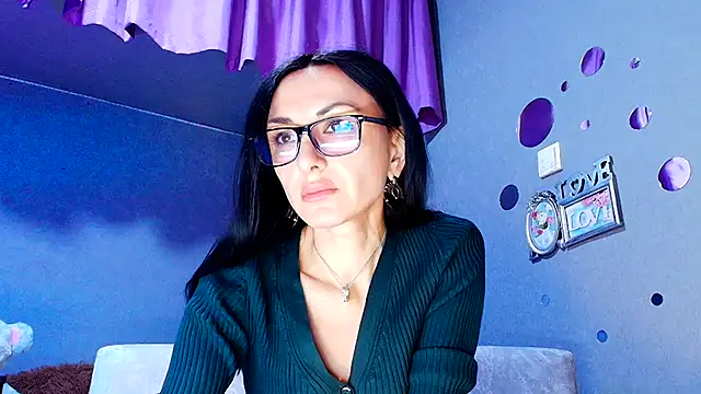 Snapshot of Siaconna chatting on February 4, 2026, 7:47 am Siaconna online show from February 4, 2026, 7:47 am