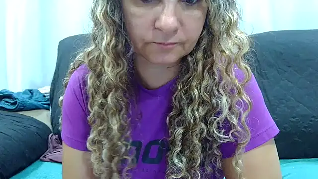 Snapshot of Kellynha_Sweet chatting on January 31, 2025, 4:36 am Kellynha Sweet online show from January 31, 2025, 4:36 am