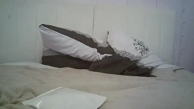 Snapshot of Nikita65150 chatting on December 18, 2025, 10:21 am Nikita65150 online show from December 18, 2025, 10:21 am