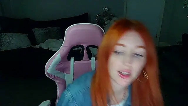 Snapshot of Red_firesquirt chatting on December 24, 2024, 12:55 pm Red firesquirt online show from December 24, 2024, 12:55 pm