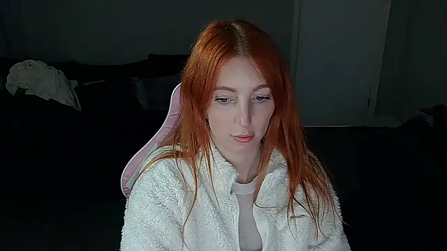 Snapshot of Red_firesquirt chatting on January 15, 2025, 2:35 pm Red firesquirt online show from January 15, 2025, 2:35 pm