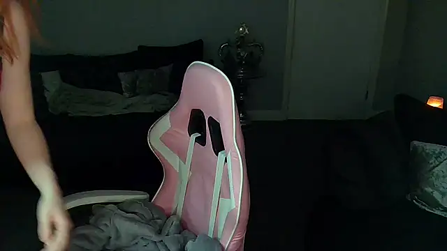 Snapshot of Red_firesquirt chatting on January 23, 2025, 9:29 pm Red firesquirt online show from January 23, 2025, 9:29 pm