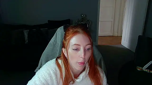 Snapshot of Red_firesquirt chatting on February 5, 2025, 3:09 pm Red firesquirt online show from February 5, 2025, 3:09 pm