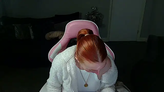 Snapshot of Red_firesquirt chatting on February 13, 2025, 3:14 pm Red firesquirt online show from February 13, 2025, 3:14 pm