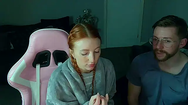 Snapshot of Red_firesquirt chatting on February 20, 2025, 9:20 pm Red firesquirt online show from February 20, 2025, 9:20 pm