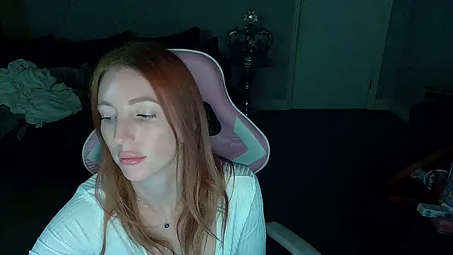 Snapshot of Red_firesquirt chatting on January 13, 2026, 10:48 pm Red firesquirt online show from January 13, 2026, 10:48 pm