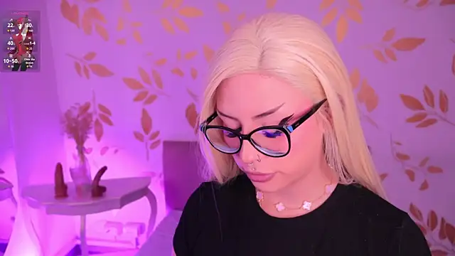 Misselektra   online show from February 13, 2026, 5:47 am