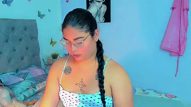 mabellfox online show from December 26, 2024, 6:43 pm