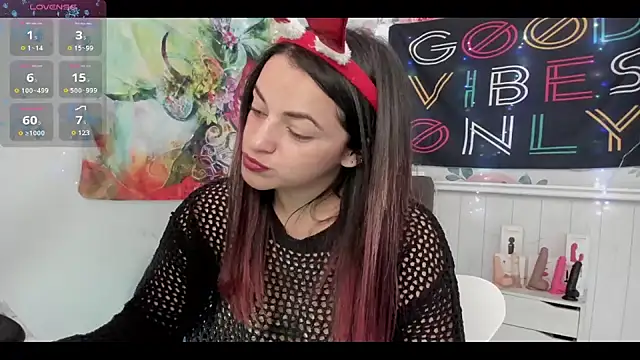 LovelyAzucena online show from December 24, 2024, 2:01 pm