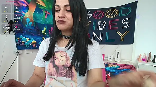 LovelyAzucena online show from March 6, 2026, 2:13 pm