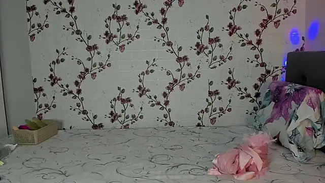 Alisagold90 online show from October 13, 2025, 7:19 am