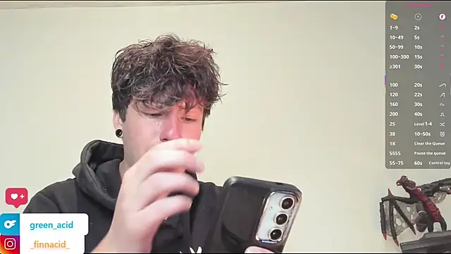 Green acid01 online show from December 16, 2025, 7:41 pm