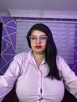 Snapshot of MiiaaJoness chatting on May 13, 2026, 9:00 pm MiiaaJoness online show from May 13, 2026, 9:00 pm