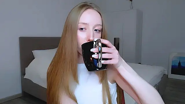 Luna insniity online show from December 4, 2024, 7:34 pm