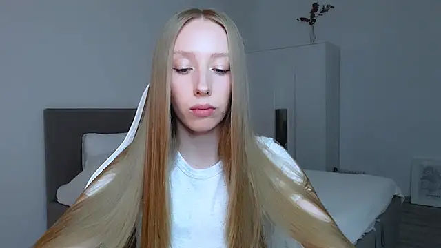 Luna insniity online show from October 20, 2025, 7:25 pm