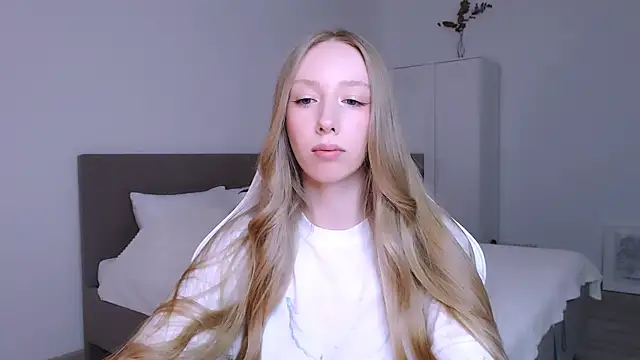 Luna insniity online show from November 4, 2025, 7:46 pm