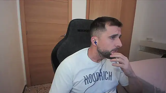 alex877x online show from October 28, 2025, 10:45 pm