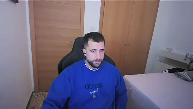 alex877x online show from November 19, 2025, 1:55 pm