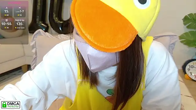 SUZU  online show from November 25, 2025, 1:11 pm