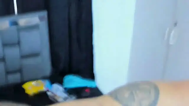 Couple Gold69 online show from February 12, 2025, 12:33 pm