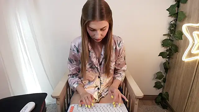 Miss Christine Cardo online show from May 26, 2026, 6:48 pm