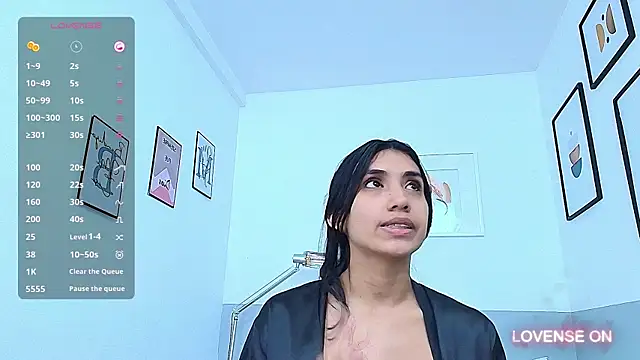 Snapshot of littlee_emilyy_ chatting on December 5, 2024, 10:12 pm littlee emilyy online show from December 5, 2024, 10:12 pm