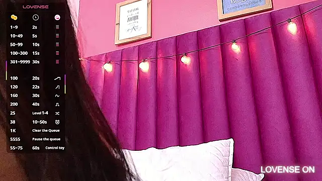 Snapshot of littlee_emilyy_ chatting on February 12, 2025, 6:08 am littlee emilyy online show from February 12, 2025, 6:08 am